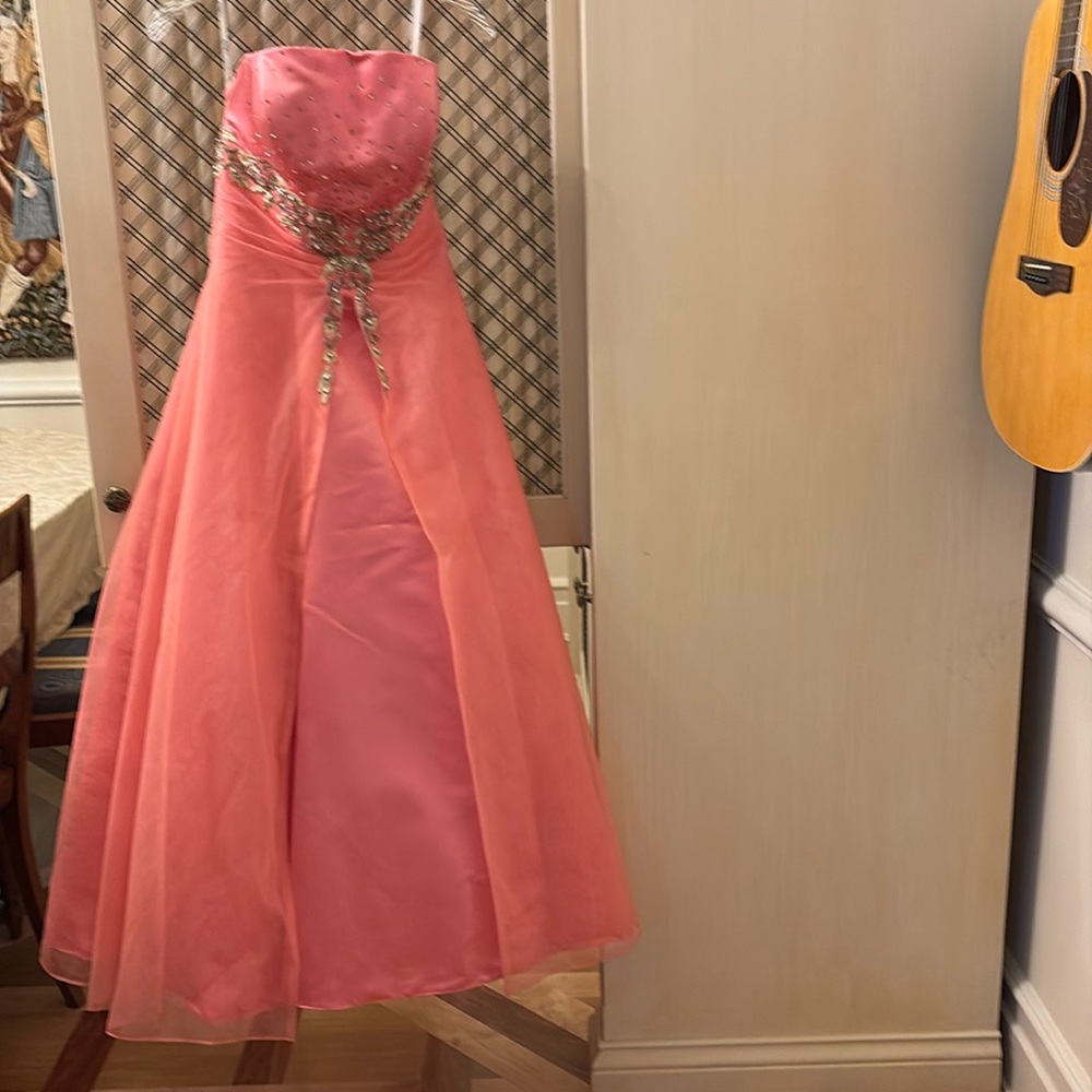 Tiffany designs gown w sequence, pearls & appliqué. Worn once or twice. Sz 10.